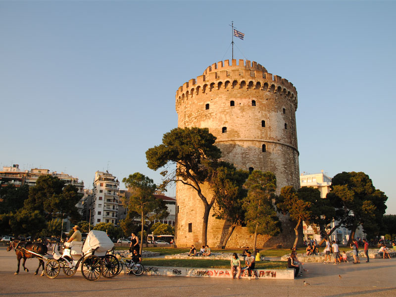Белая башня - главная городская достопримечательность в Салониках