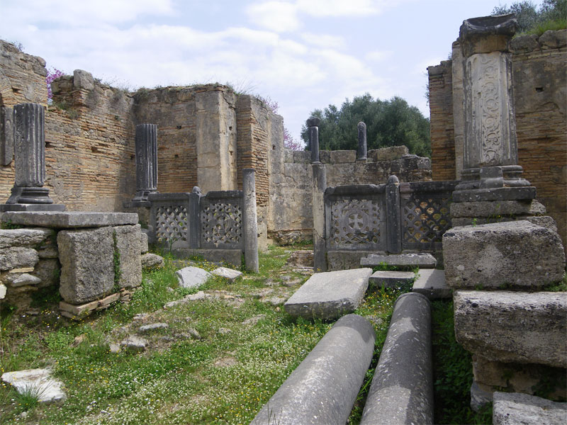 Древнегреческое святилище в Олимпии состоит из большого количества различных зданий
